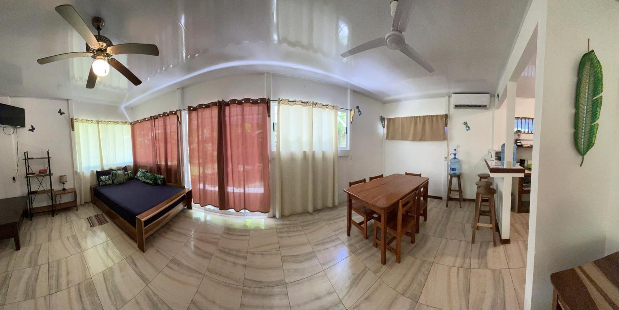 Casa Blanca Beachfront House With Shared Pool Access Pangea Lodge 만사니요 외부 사진