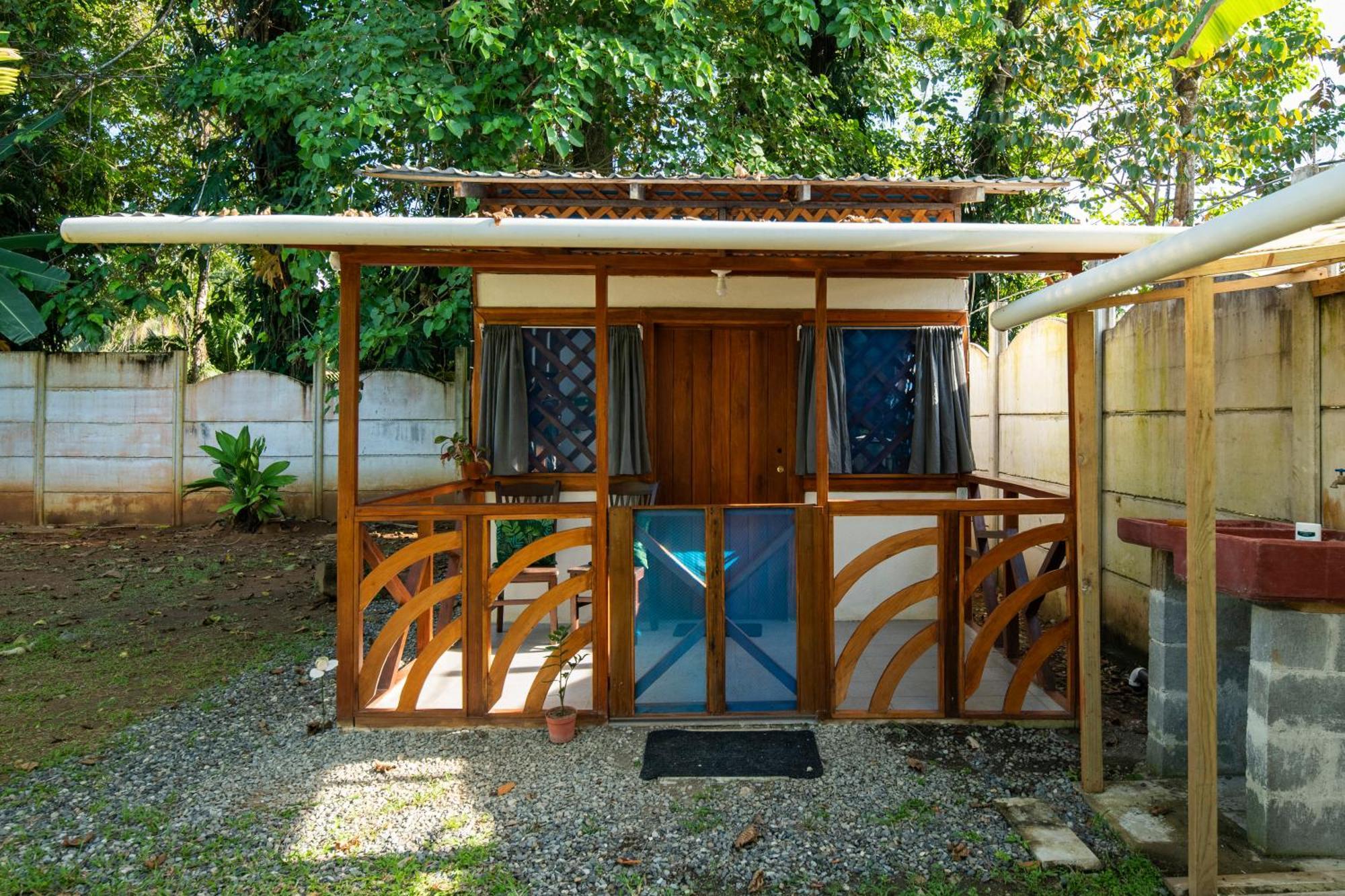 Casa Blanca Beachfront House With Shared Pool Access Pangea Lodge 만사니요 외부 사진