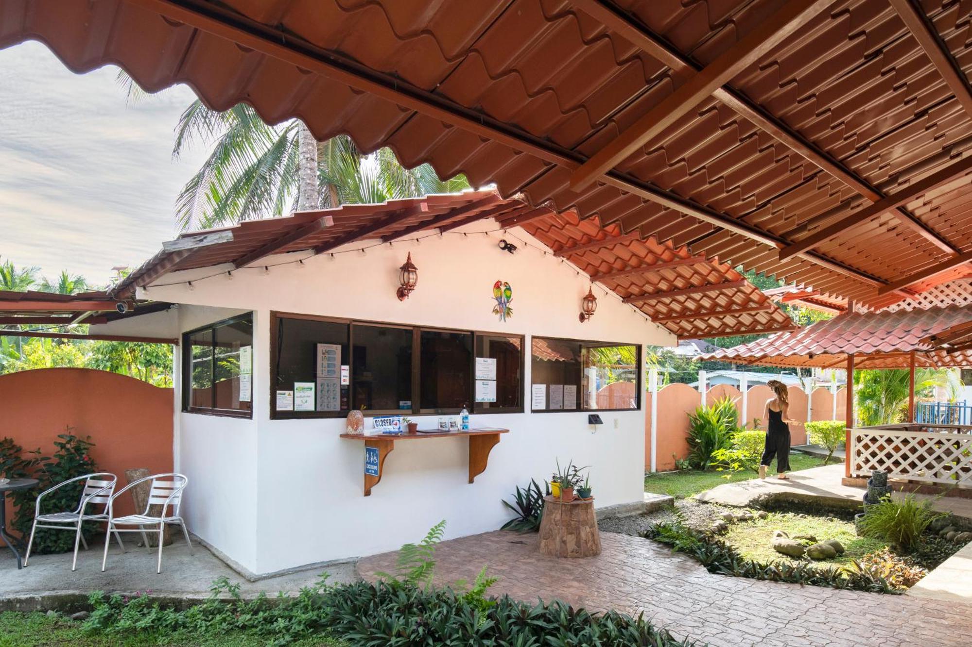 Casa Blanca Beachfront House With Shared Pool Access Pangea Lodge 만사니요 외부 사진