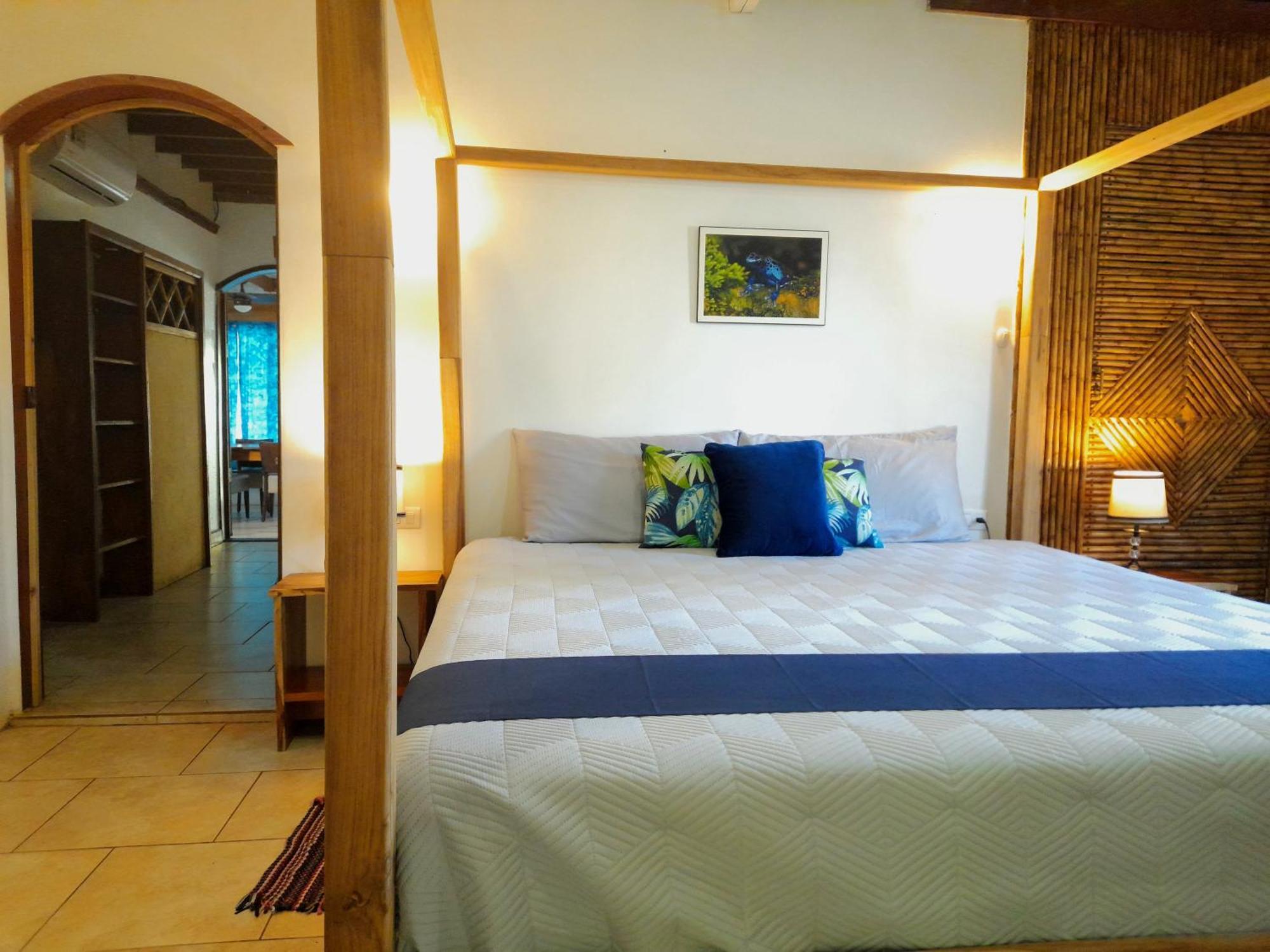 Casa Blanca Beachfront House With Shared Pool Access Pangea Lodge 만사니요 외부 사진