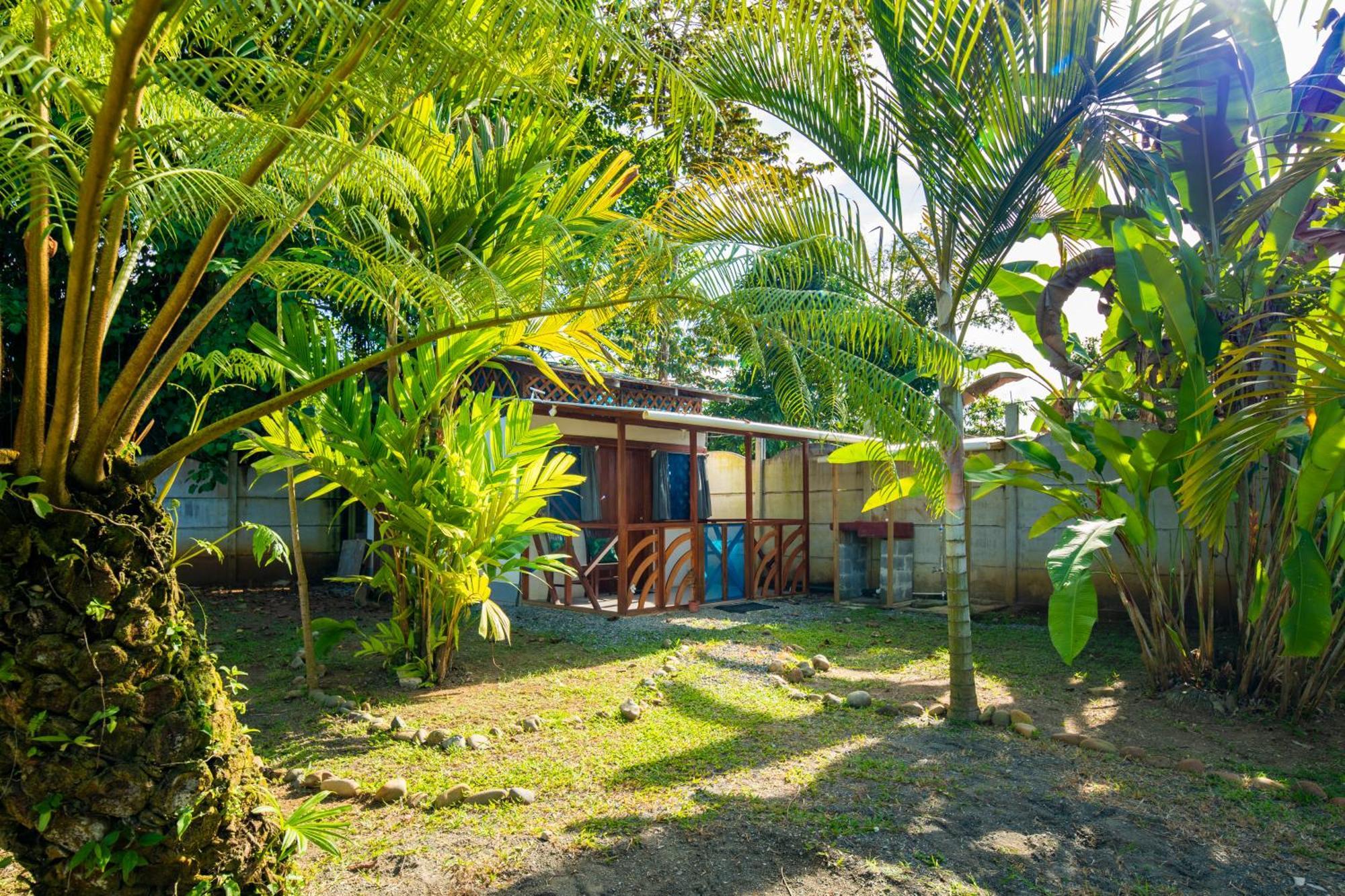 Casa Blanca Beachfront House With Shared Pool Access Pangea Lodge 만사니요 외부 사진