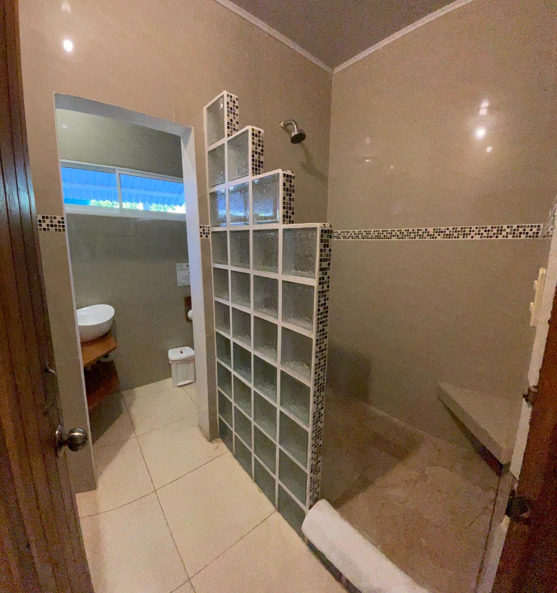 Casa Blanca Beachfront House With Shared Pool Access Pangea Lodge 만사니요 외부 사진