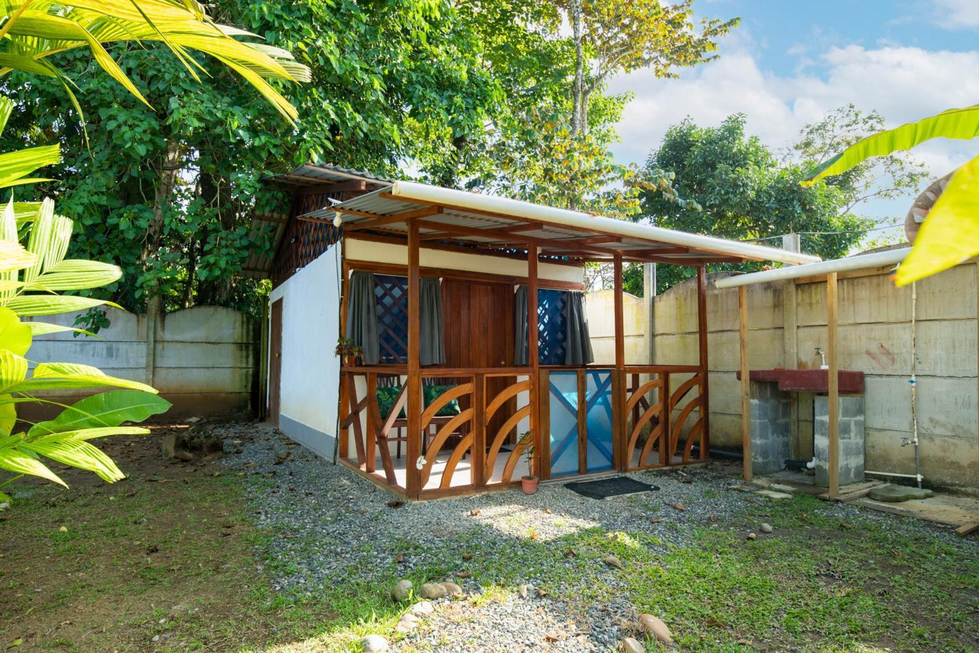 Casa Blanca Beachfront House With Shared Pool Access Pangea Lodge 만사니요 외부 사진