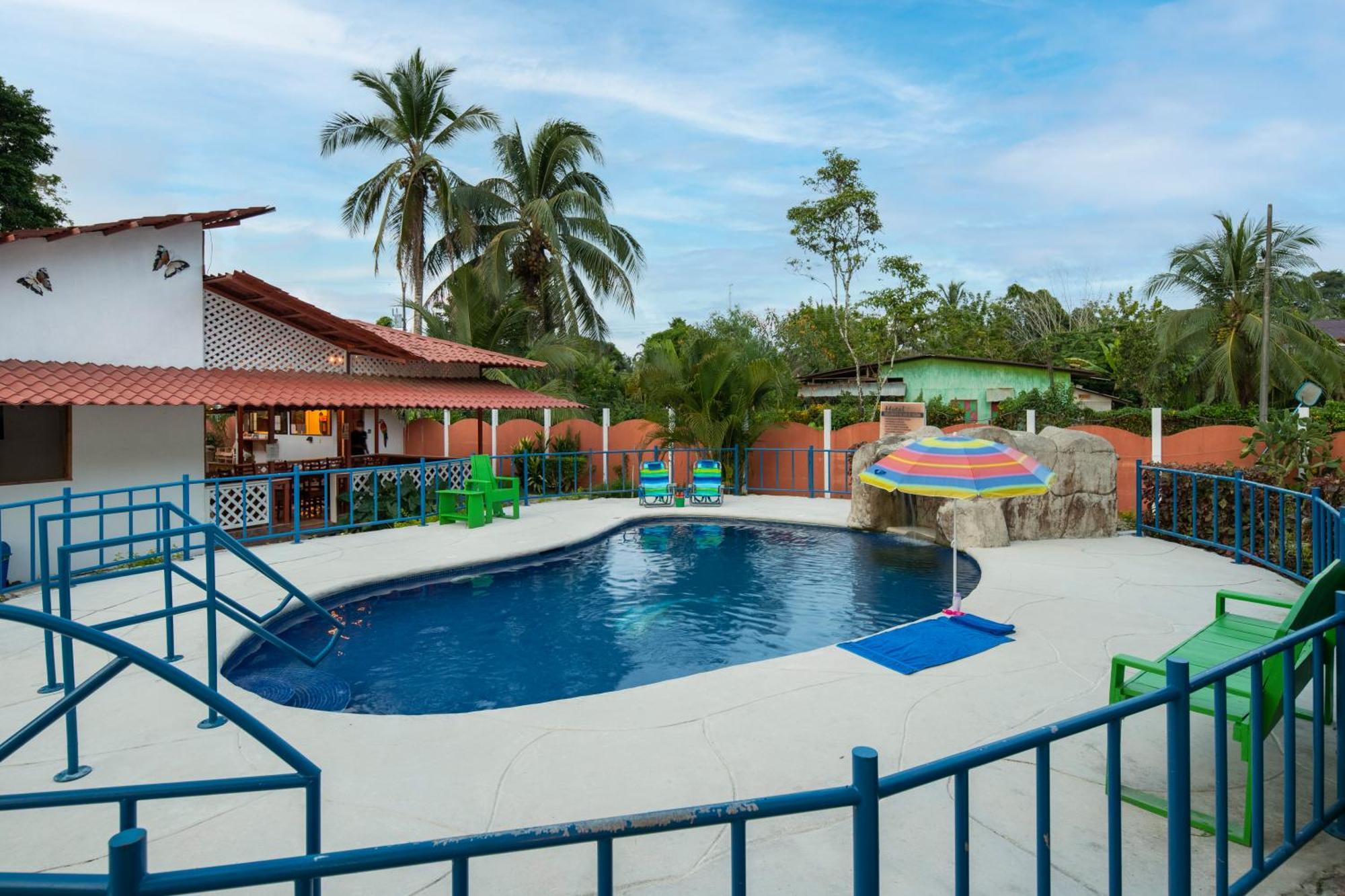 Casa Blanca Beachfront House With Shared Pool Access Pangea Lodge 만사니요 외부 사진