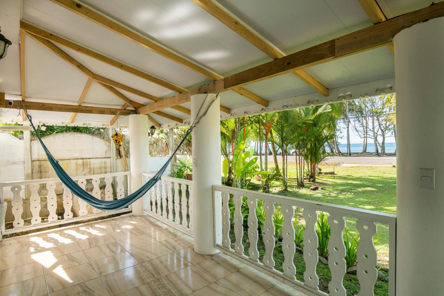 Casa Blanca Beachfront House With Shared Pool Access Pangea Lodge 만사니요 외부 사진