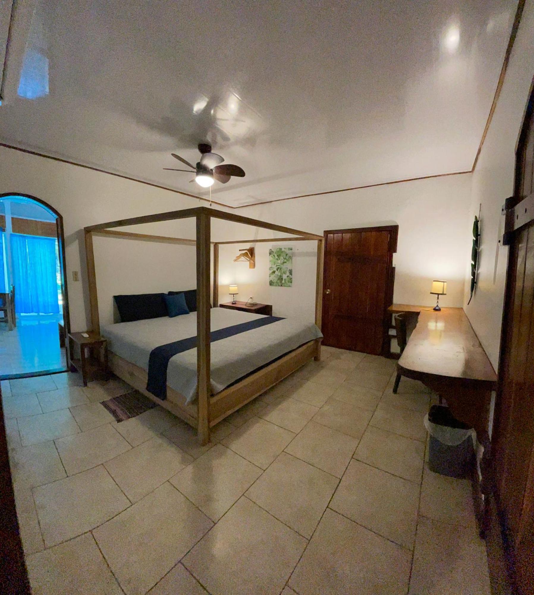 Casa Blanca Beachfront House With Shared Pool Access Pangea Lodge 만사니요 외부 사진